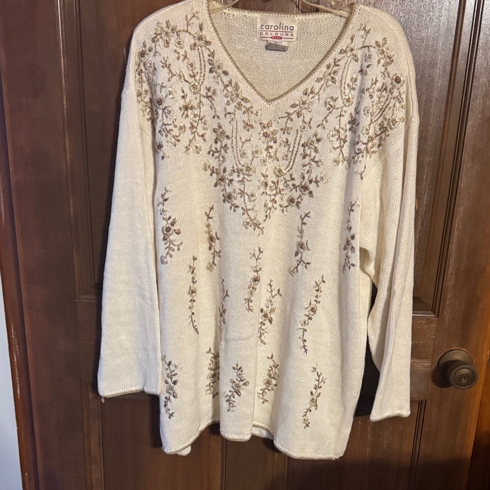 Carolina Women's Cream V-Neck Sweater